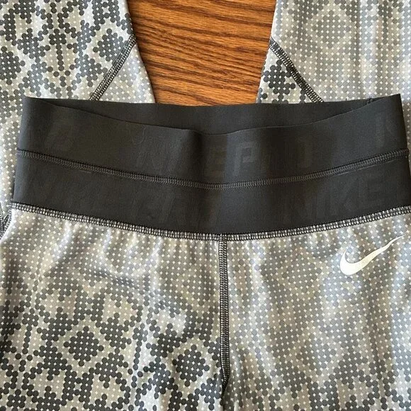 Nike Pro Combat Leggings Hyperwarm Geometric Print Size XS - Picture 9 of 11
